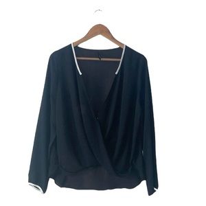 Elan Black Long Sleeve Wrap Blouse Fall Classic Modern Work Goth Size Small